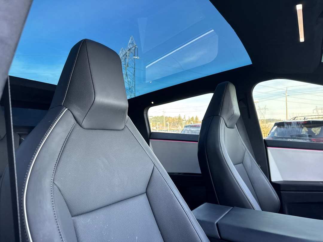 2024 Tesla Cybertruck Base - Image 14