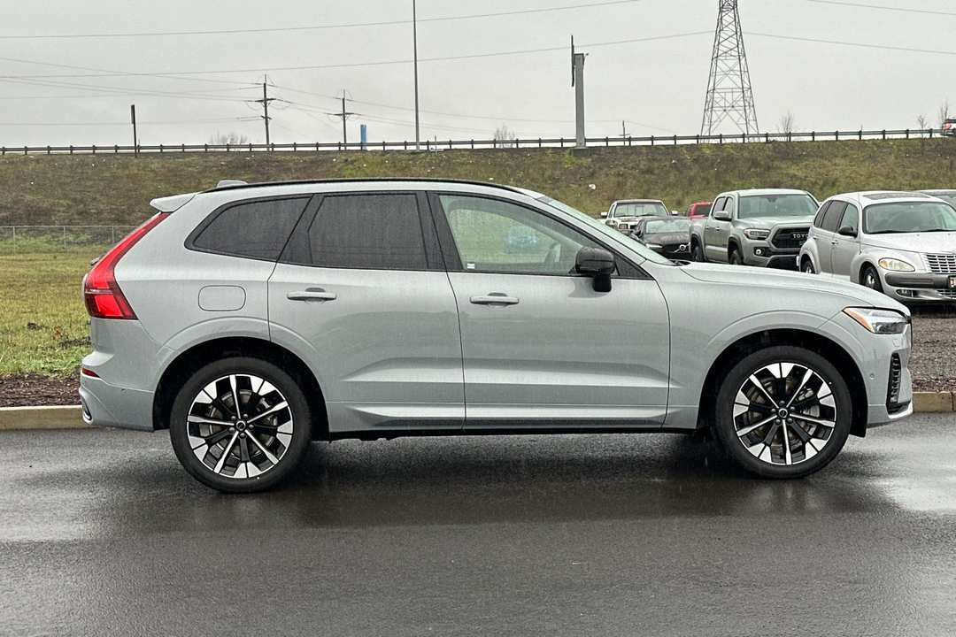 2026 Volvo Xc60 T8 Plus - Image 2