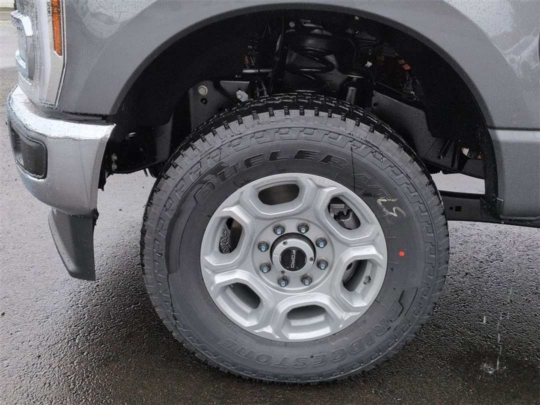 2026 Ford F-350Sd XLT - Image 33