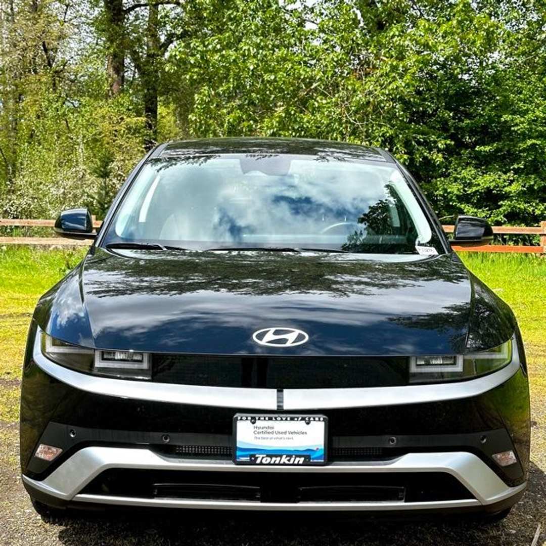 2025 Hyundai Ioniq 5 SE - Image 3