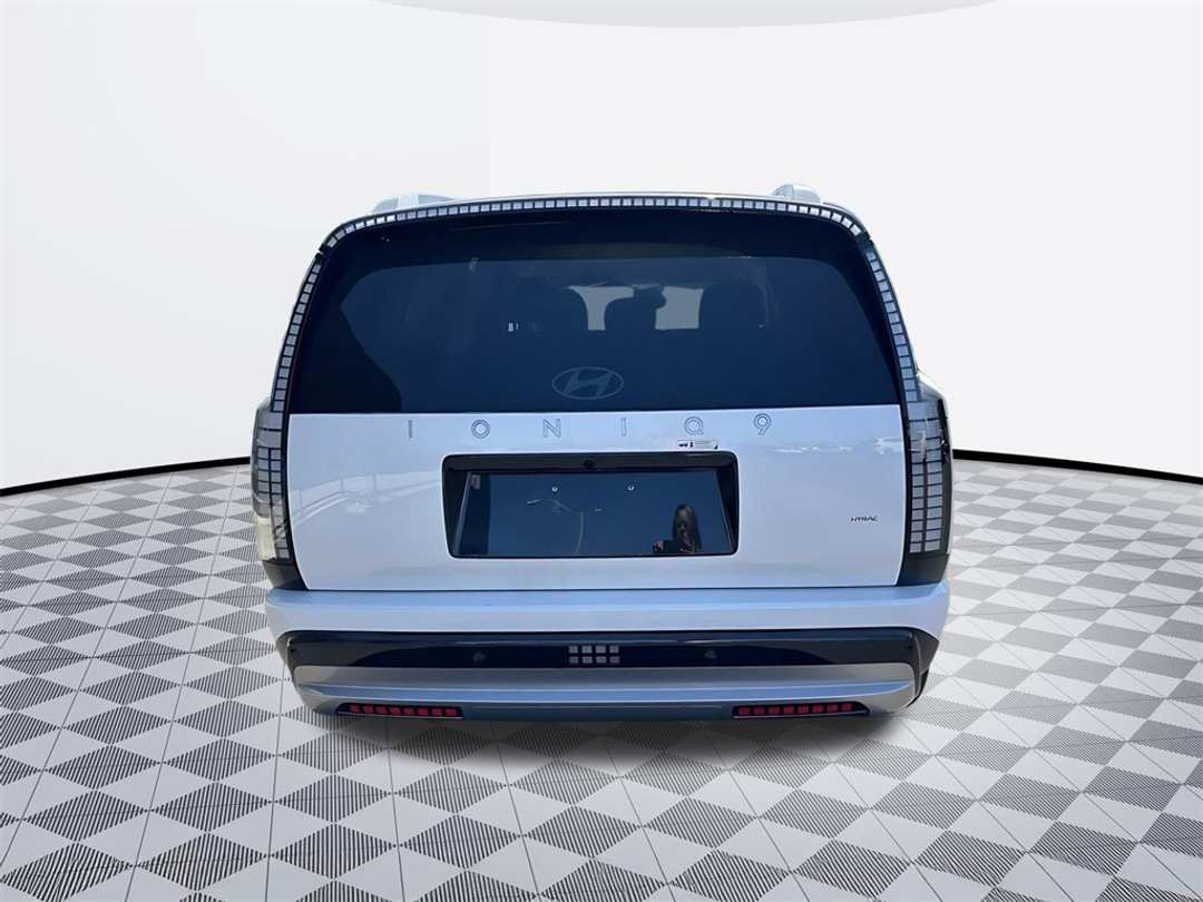 2026 Hyundai Ioniq 9 SEL - Image 7
