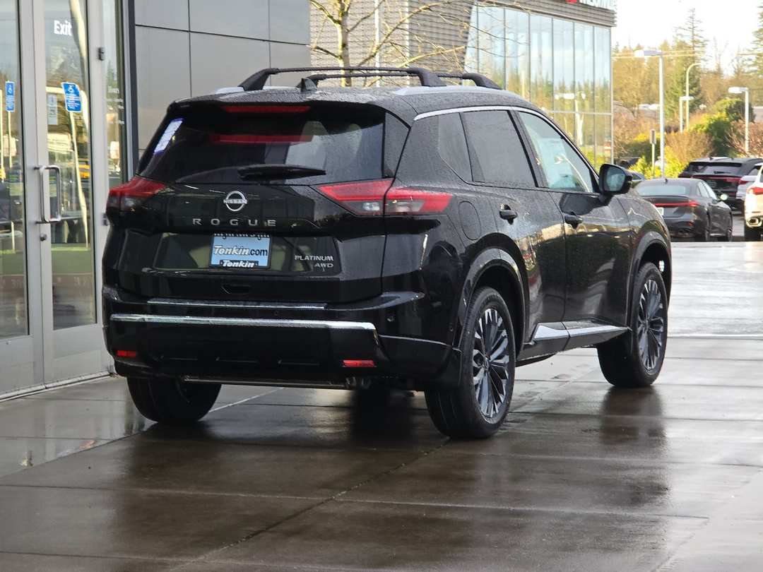 2026 Nissan Rogue Platinum - Image 3