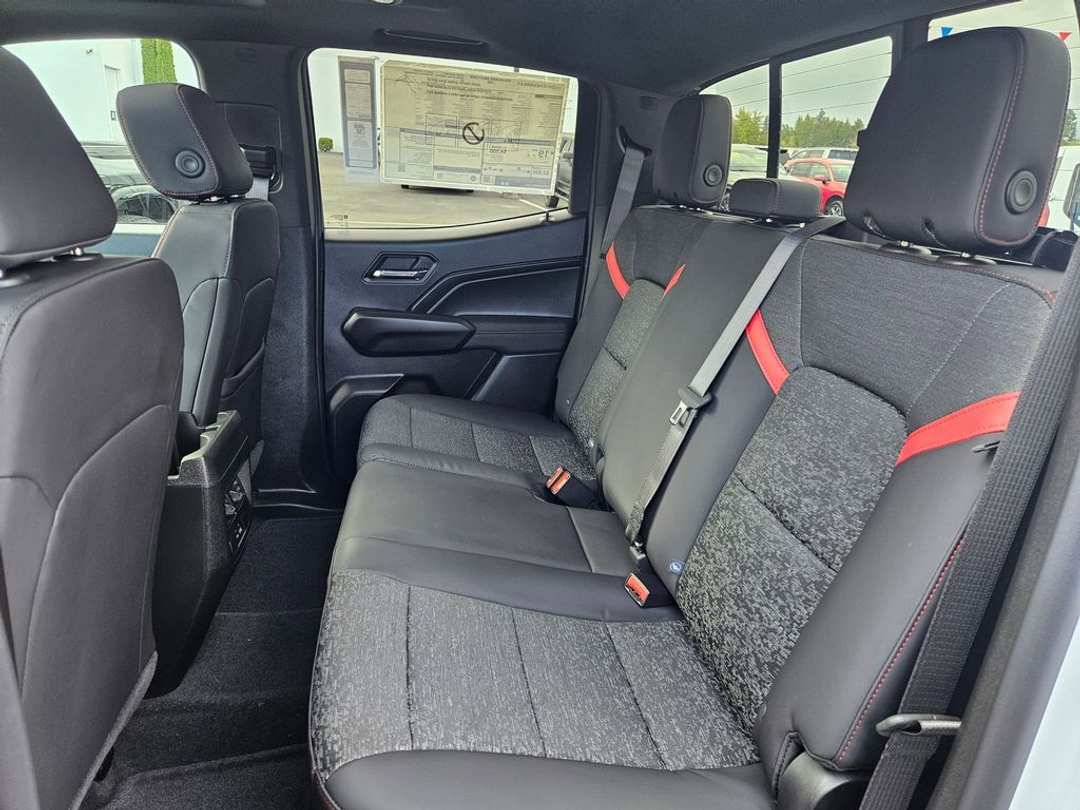 2026 Chevrolet Colorado Z71 - Image 31