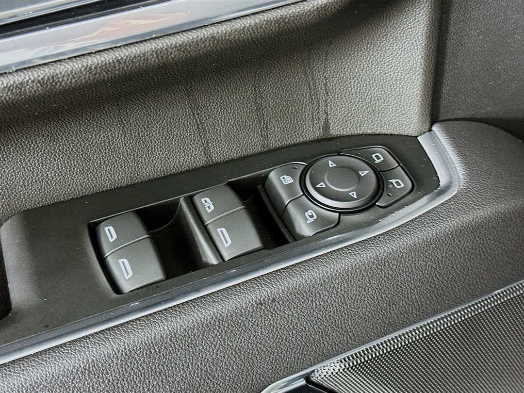 2025 Chevrolet Silverado 2500Hd LT - Image 19