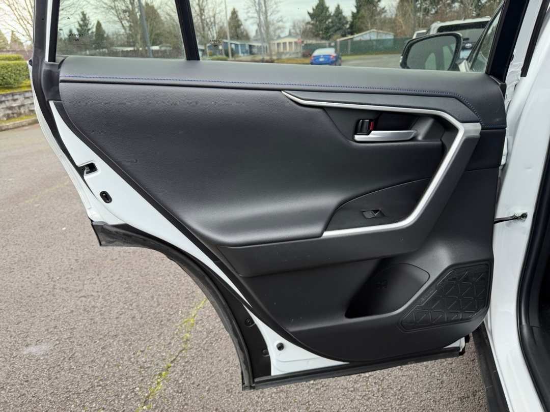 2023 Toyota Rav4 XSE - Image 29
