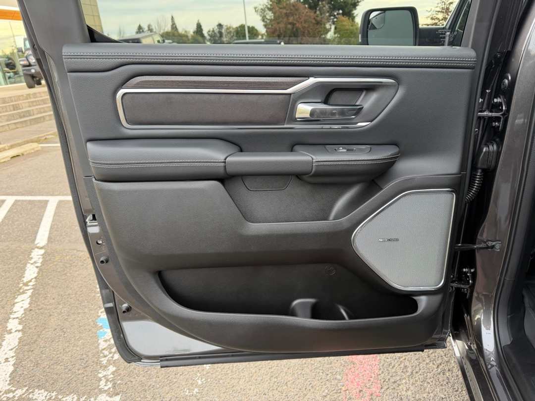 2026 Ram 1500 Laramie - Image 31