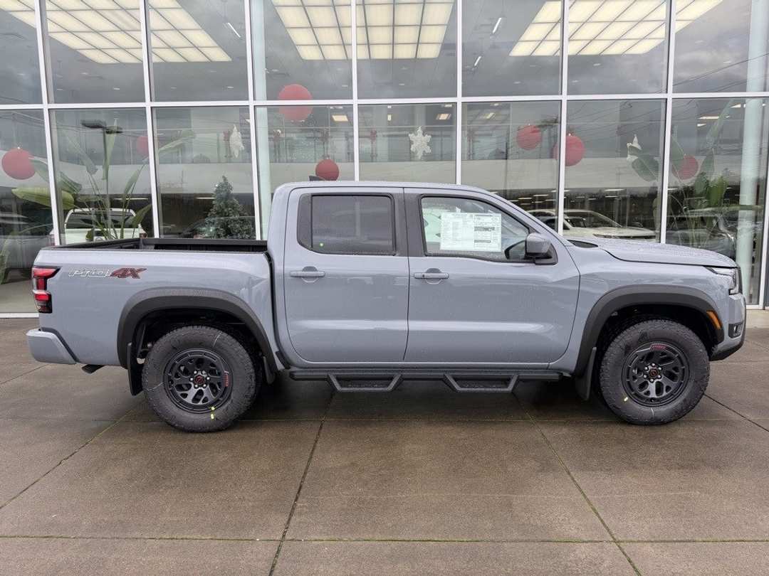 2026 Nissan Frontier PRO4X - Image 8