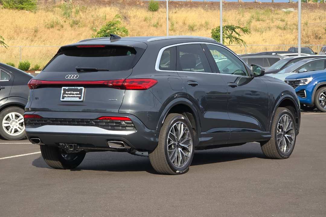 2025 Audi Q5 2.0T Premium Plus - Image 3