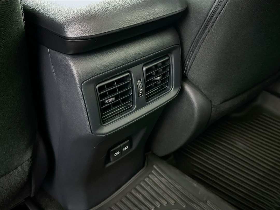 2024 Toyota Rav4 XLE - Image 25