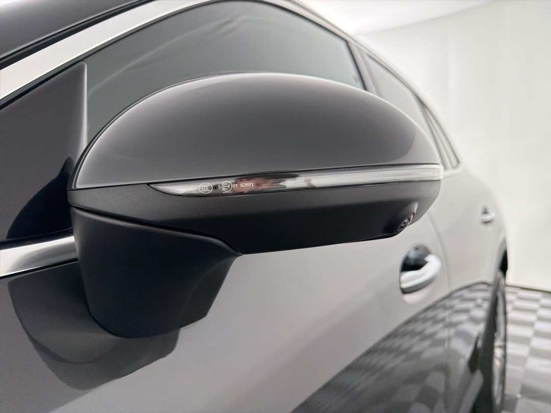 2026 Mercedes-Benz GLC GLC 300 - Image 11