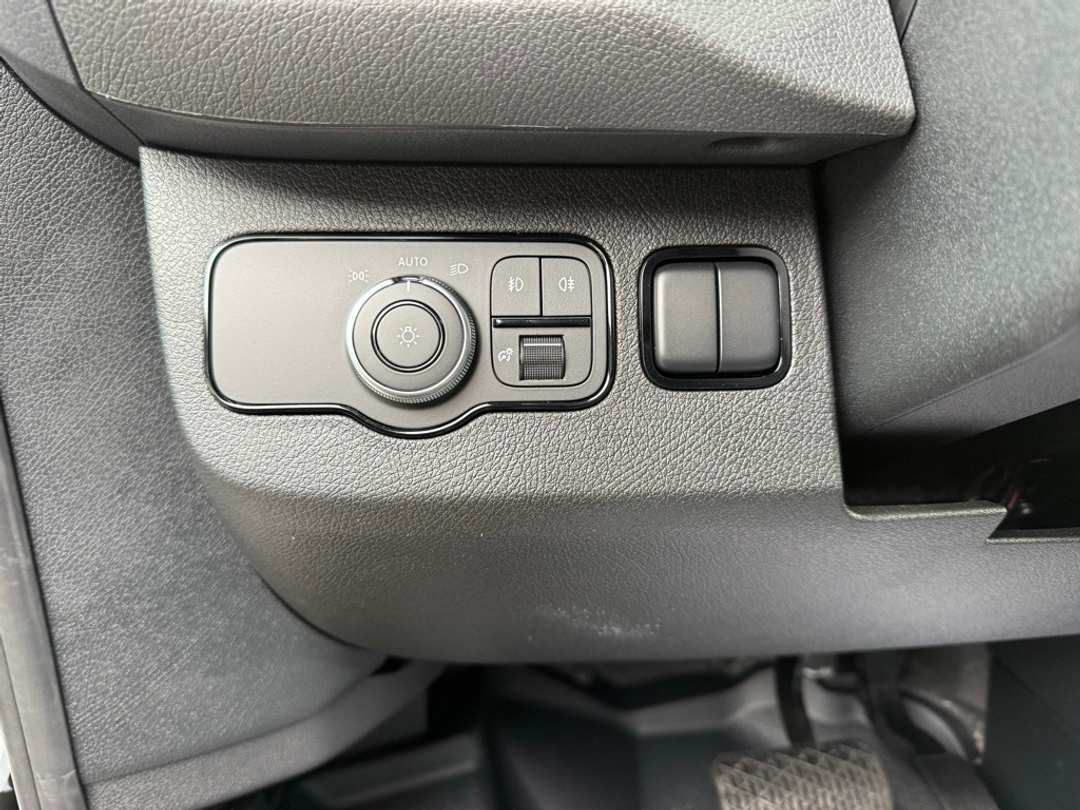 2025 Mercedes-Benz Sprinter 4500 Extended Cargo 170 in. WB - Image 28