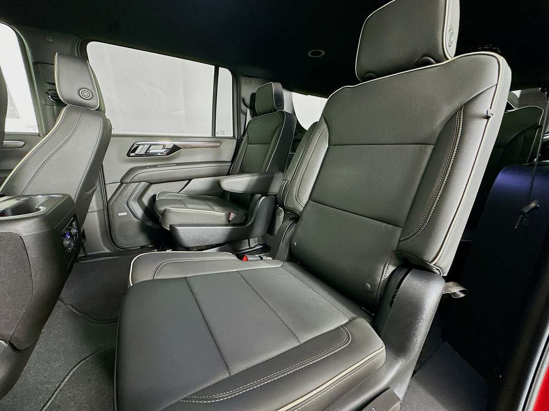 2025 Chevrolet Suburban Premier - Image 26