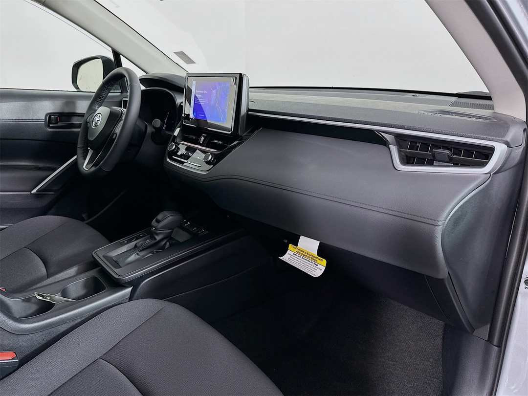 2026 Toyota Corolla Cross LE - Image 29