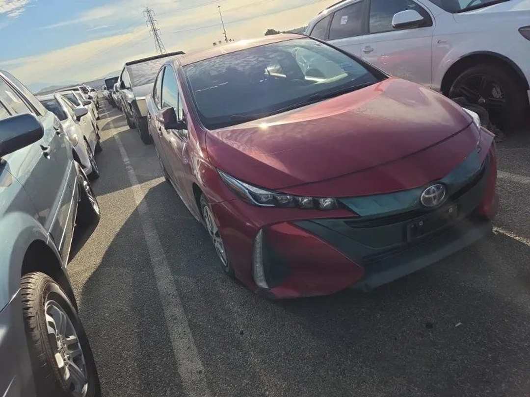 2017 Toyota Prius Prime Premium - Image 2