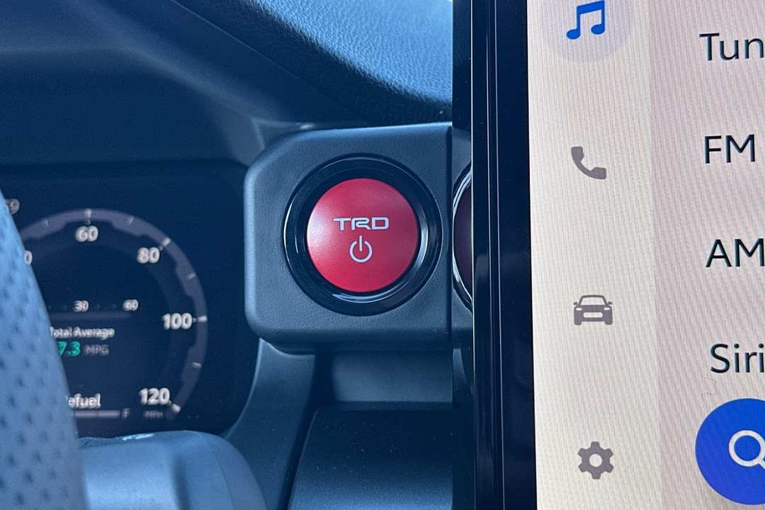 2025 Toyota Tacoma TRD Off Road - Image 21