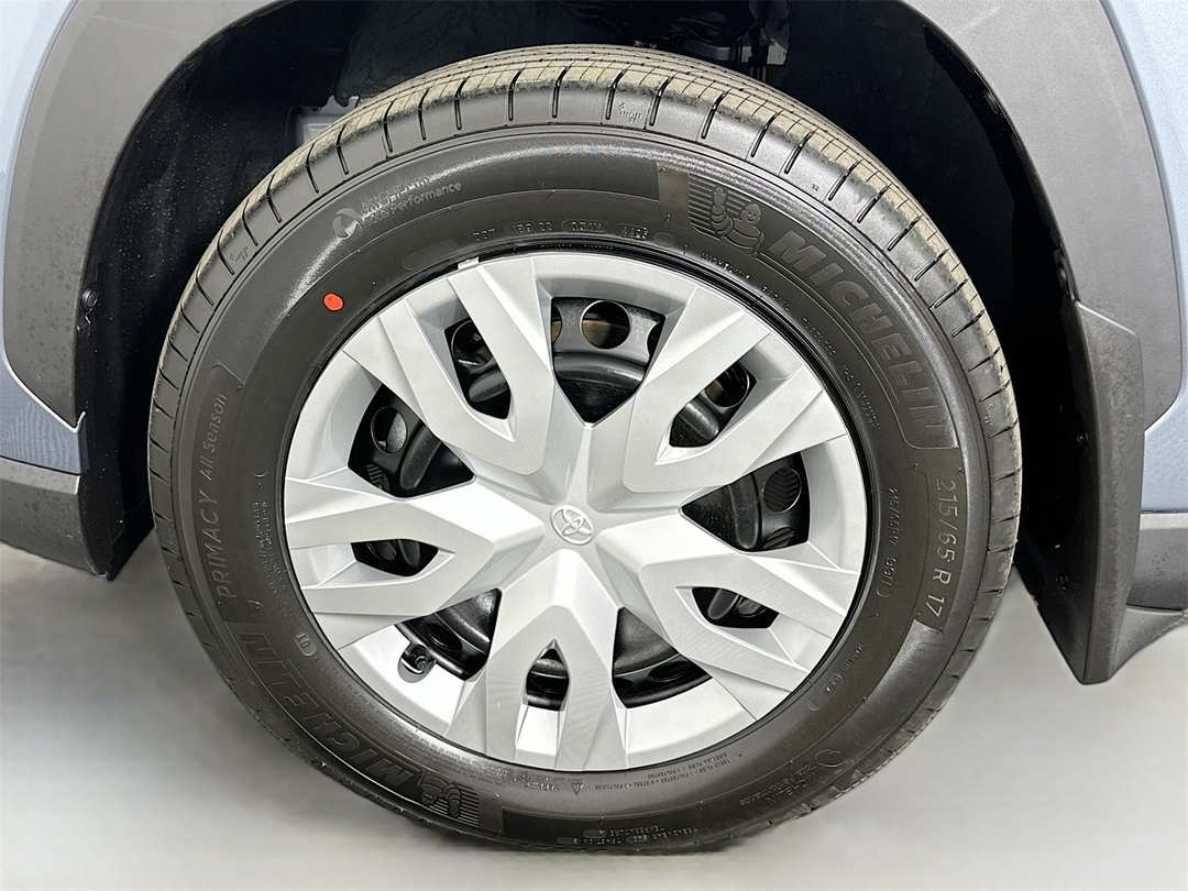 2026 Toyota Corolla Cross L - Image 30