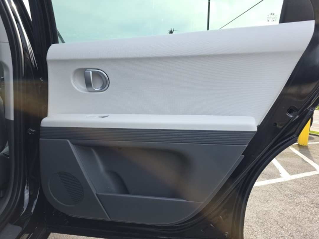 2023 Hyundai Ioniq 5 SE - Image 24