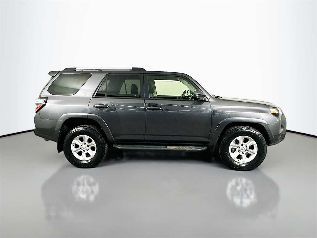 2022 Toyota 4Runner SR5 - Image 8