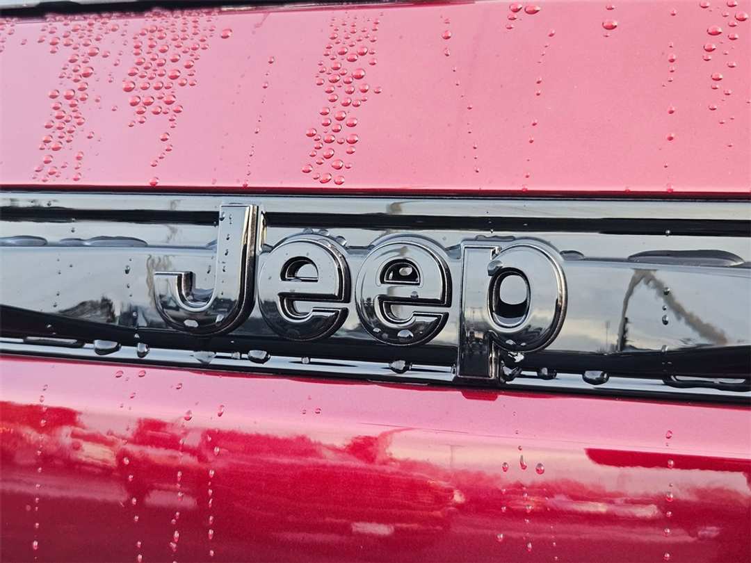 2025 Jeep Grand Cherokee Limited - Image 32