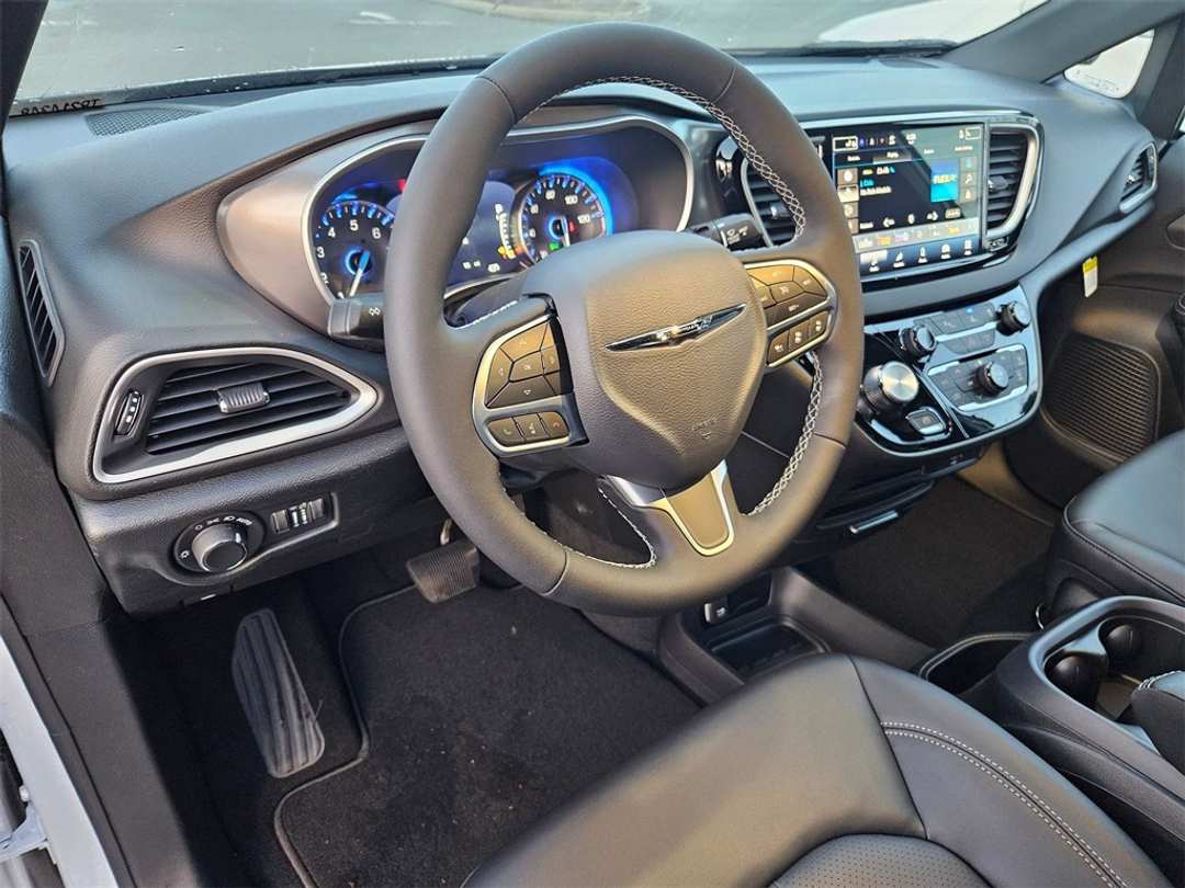 2026 Chrysler Voyager LX - Image 13