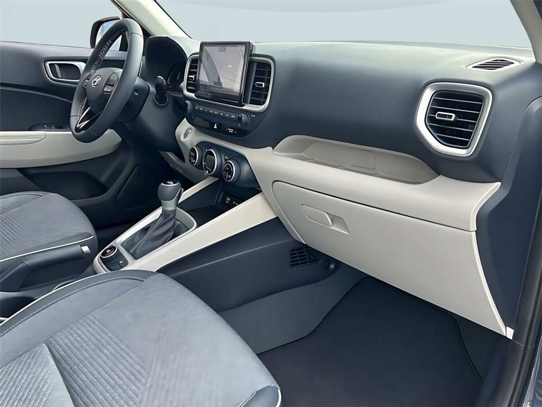 2025 Hyundai Venue Limited - Image 26