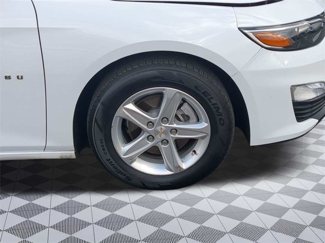 2022 Chevrolet Malibu LT - Image 29