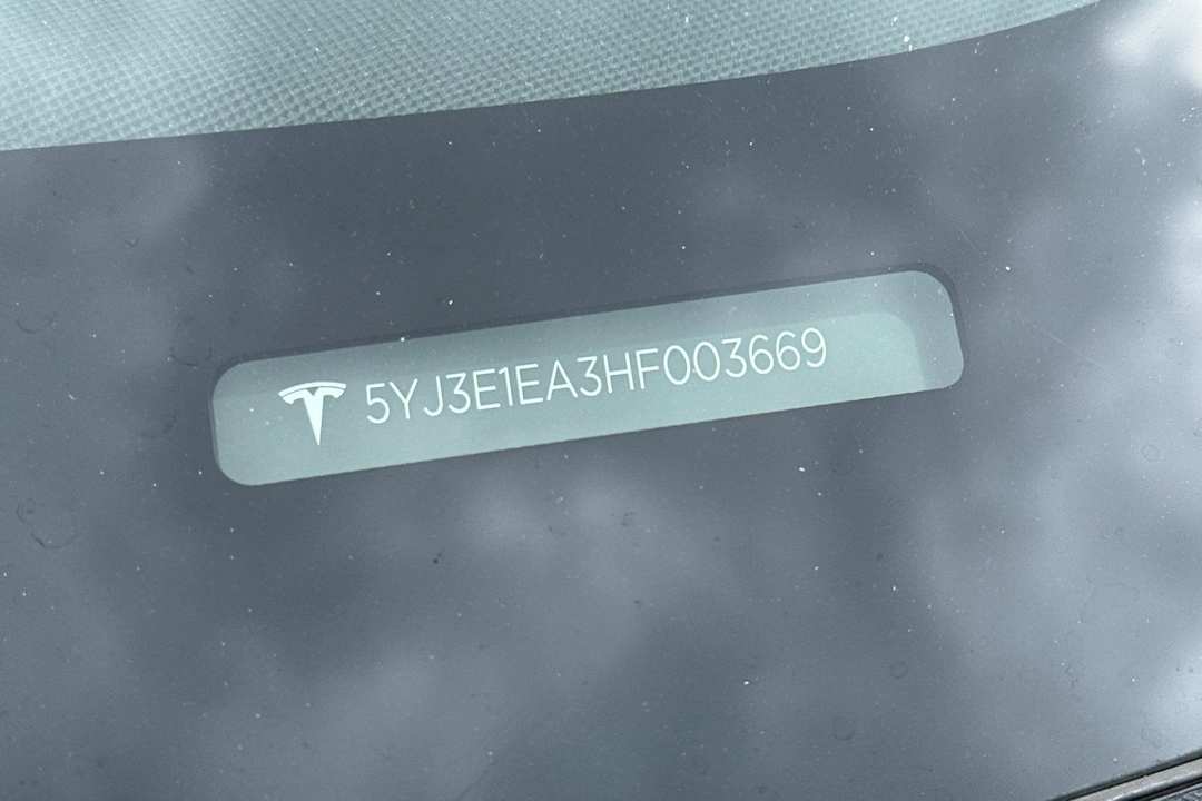 2017 Tesla Model 3 - Image 2