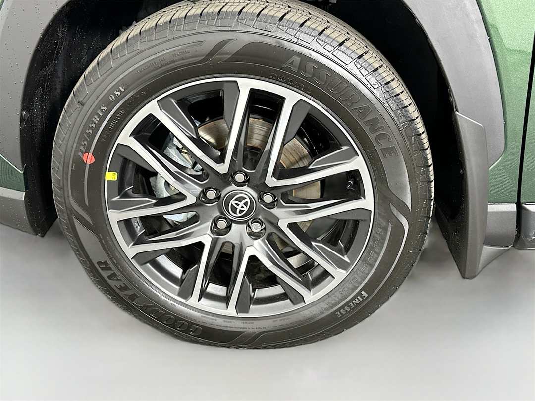 2026 Toyota Corolla Cross XLE - Image 33