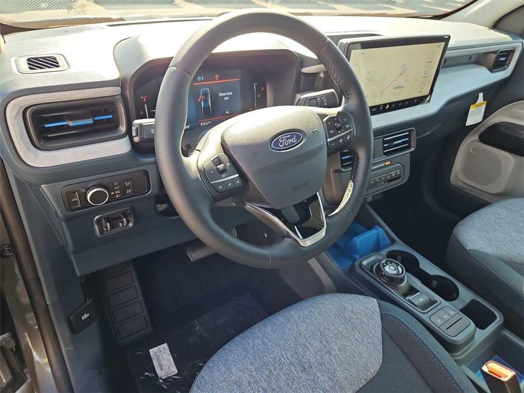2025 Ford Maverick XLT - Image 12