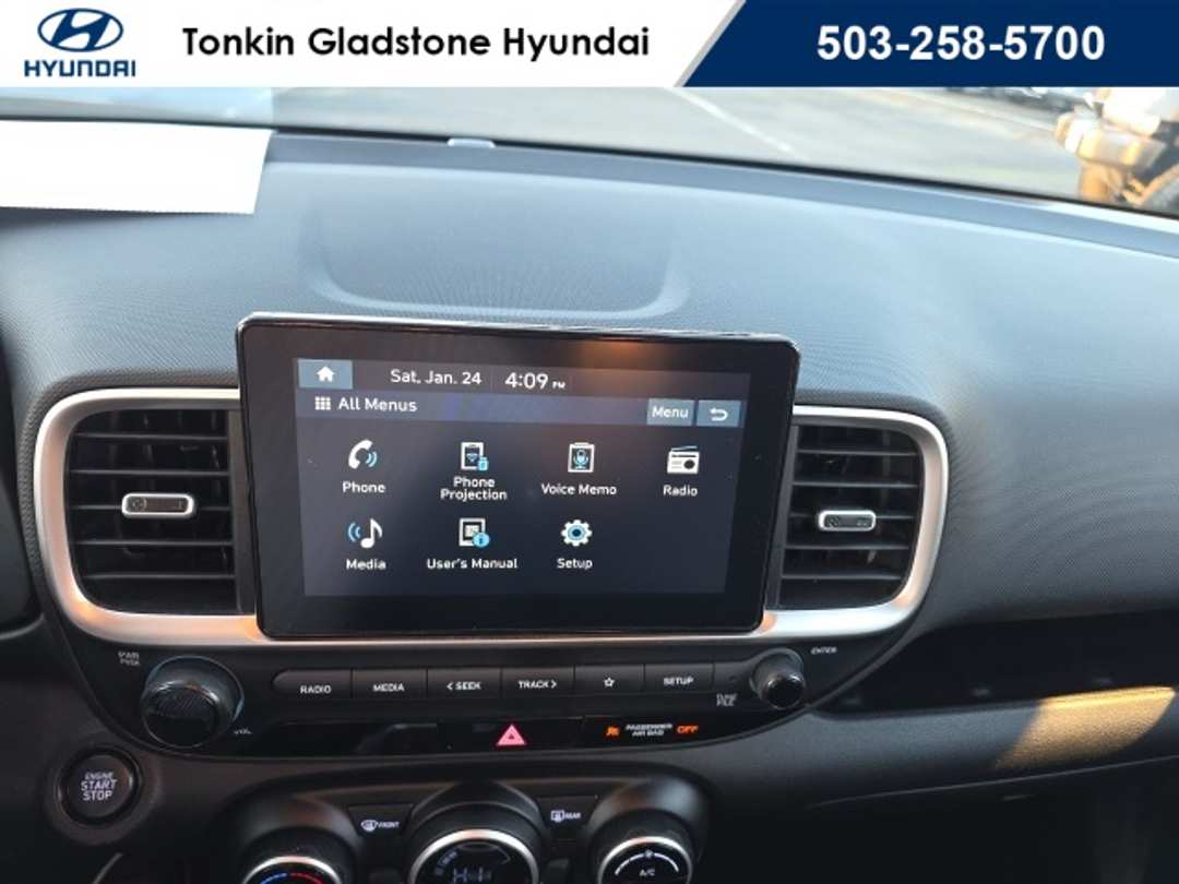 2025 Hyundai Venue SEL - Image 16