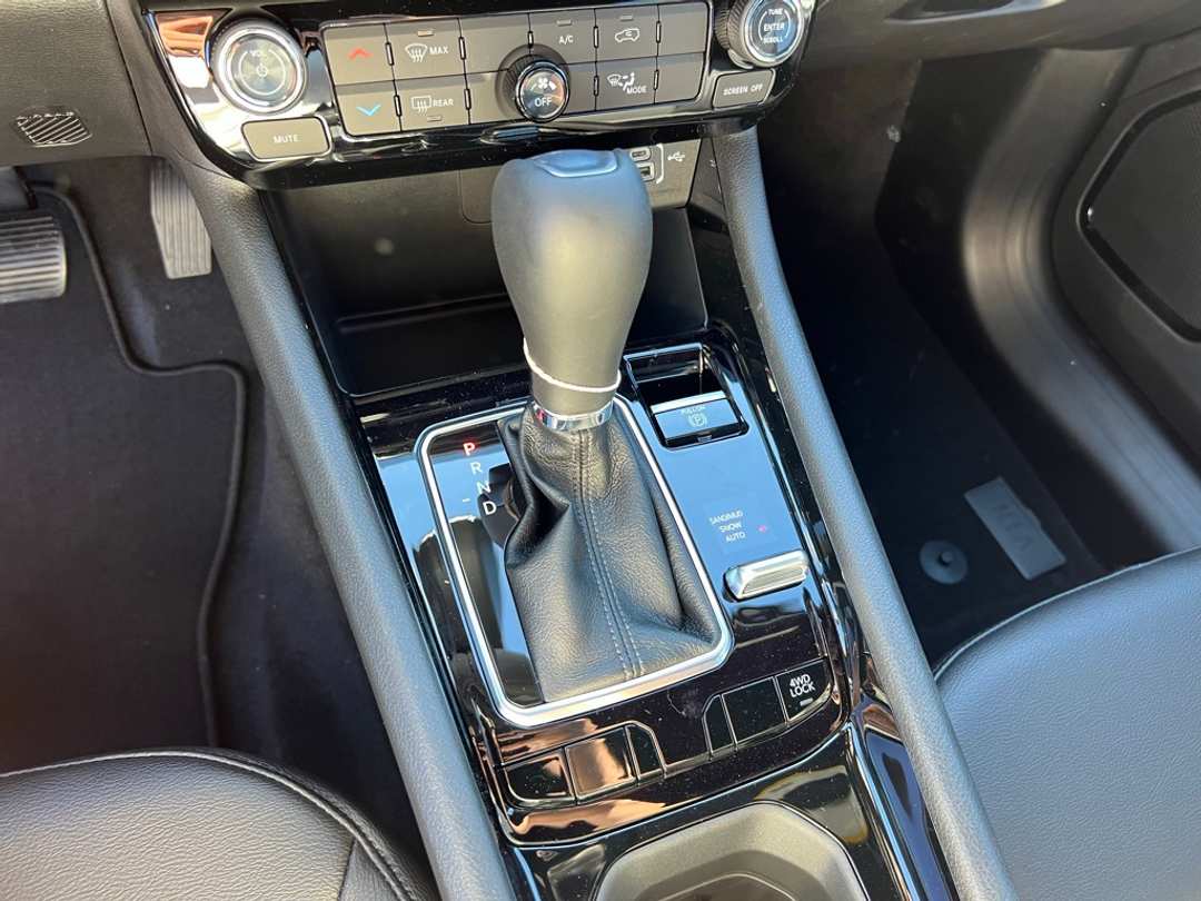 2026 Jeep Compass Latitude - Image 21