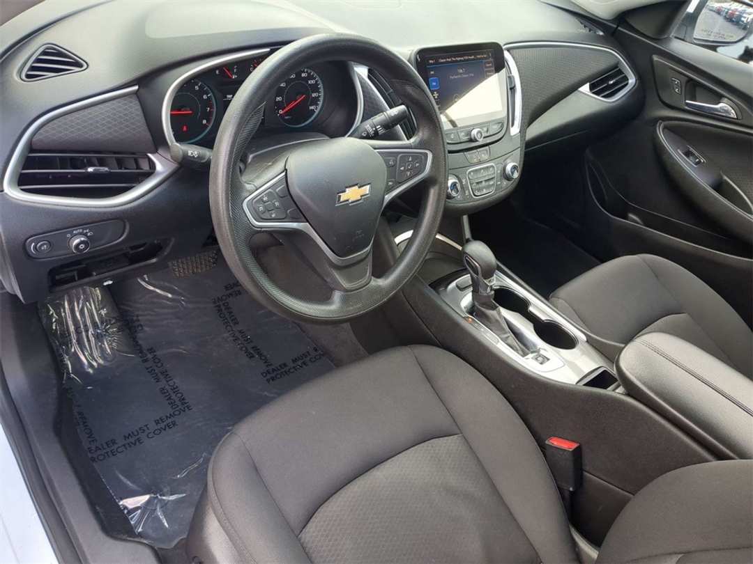 2022 Chevrolet Malibu LT - Image 13