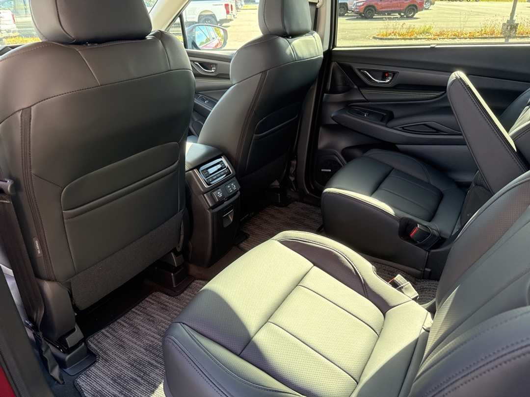 2025 Subaru Ascent Onyx Edition Touring - Image 20