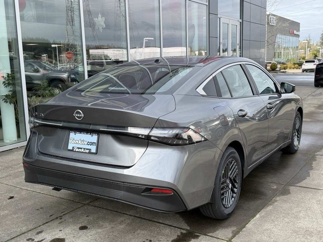 2026 Nissan Sentra SR - Image 7