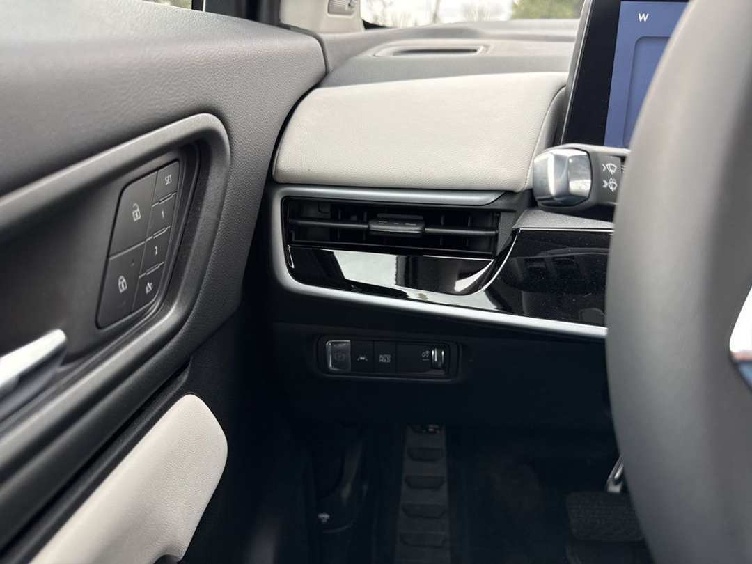 2025 Honda Prologue Touring - Image 18