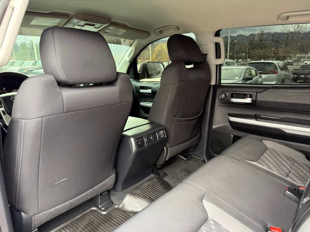 2018 Toyota Tundra SR5 - Image 30