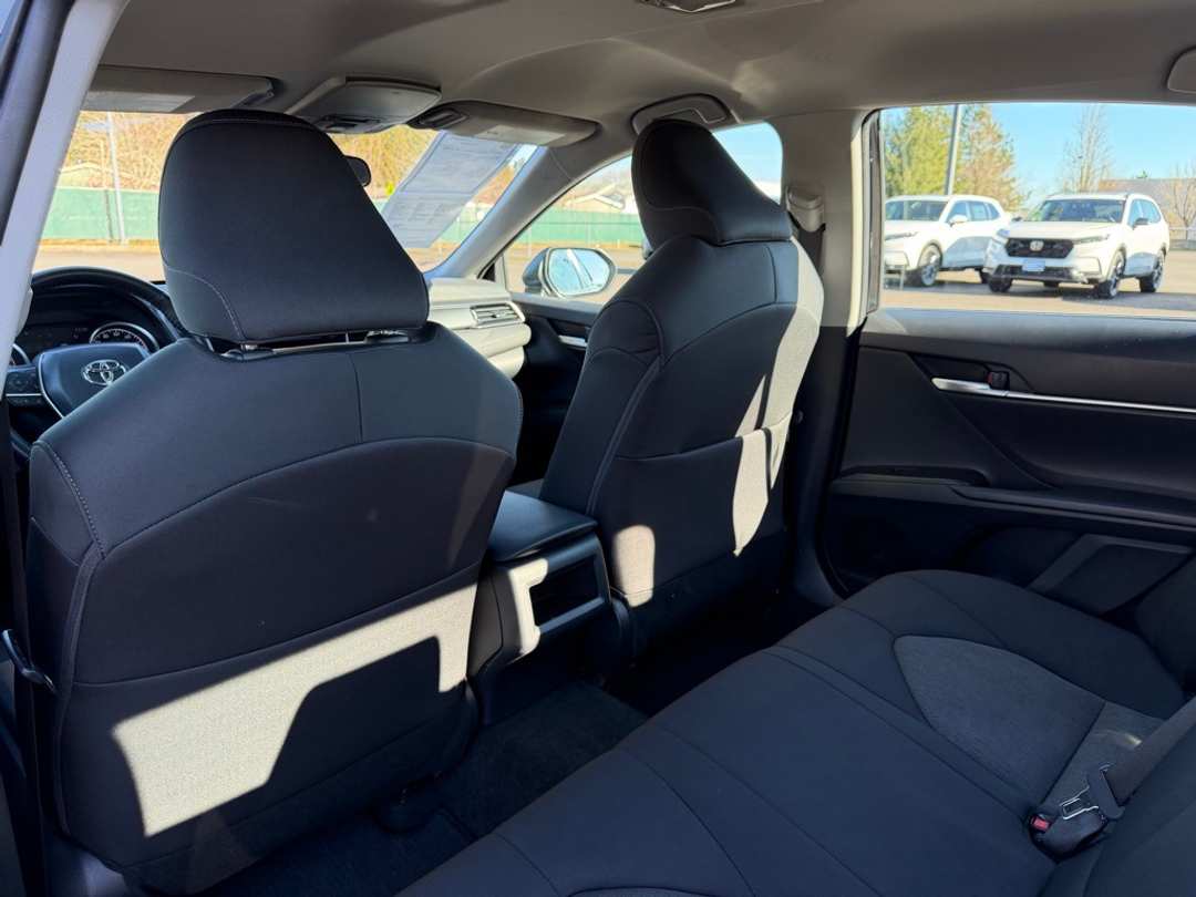 2024 Toyota Camry LE - Image 32
