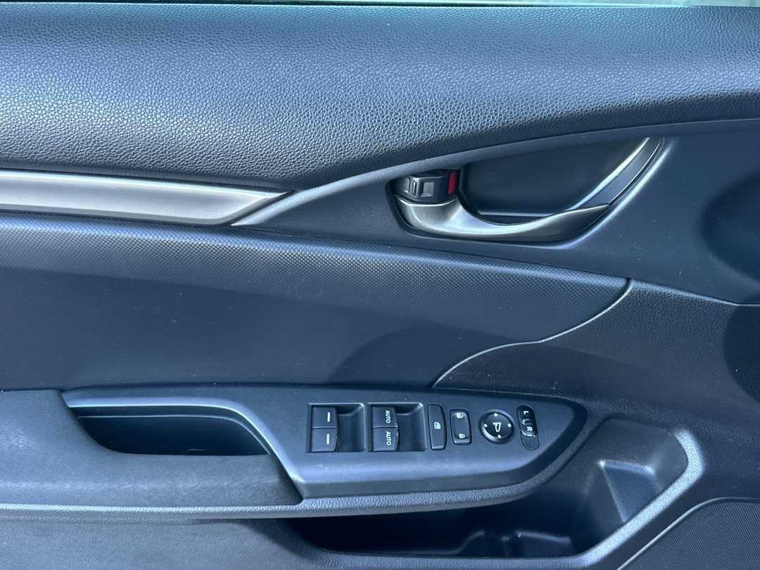 2018 Honda Civic Sport - Image 10