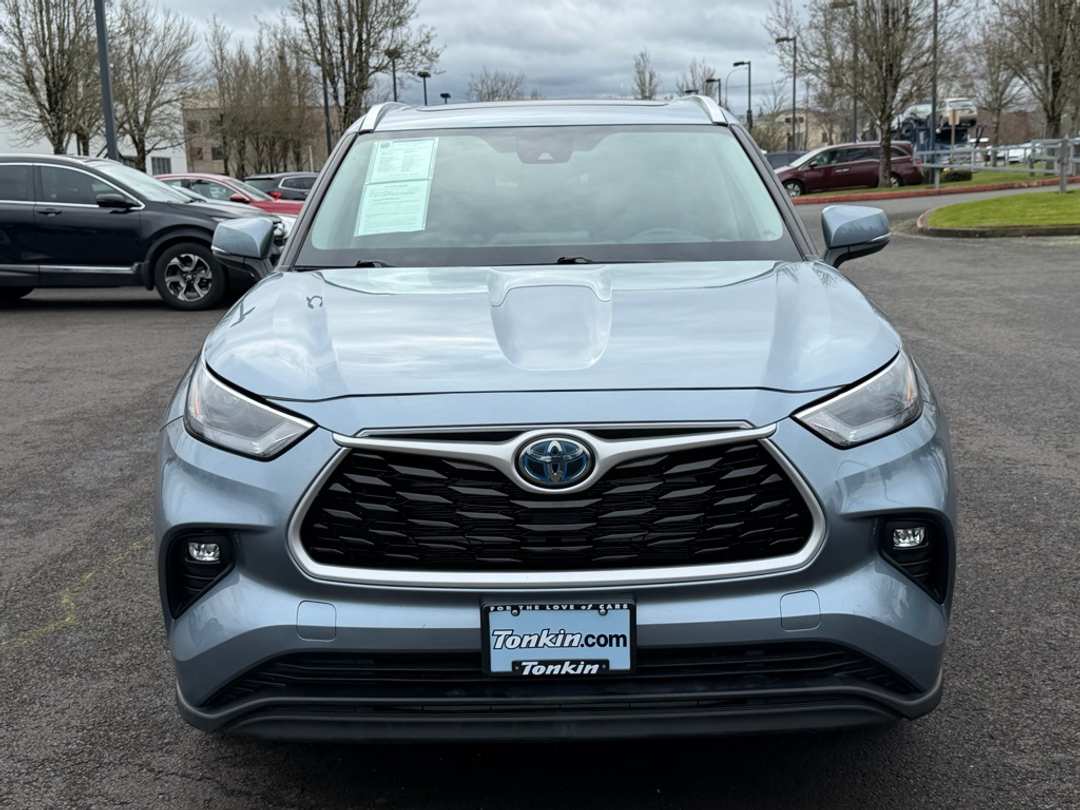2022 Toyota Highlander XLE - Image 3