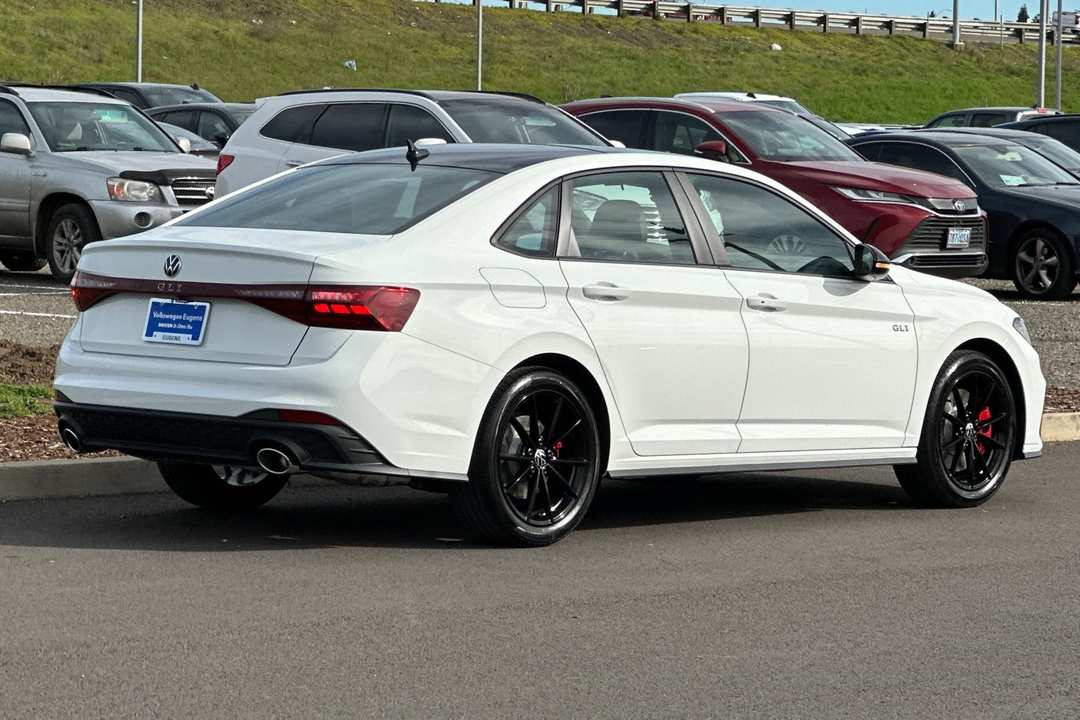 2026 Volkswagen Jetta Gli 2.0T Autobahn - Image 3