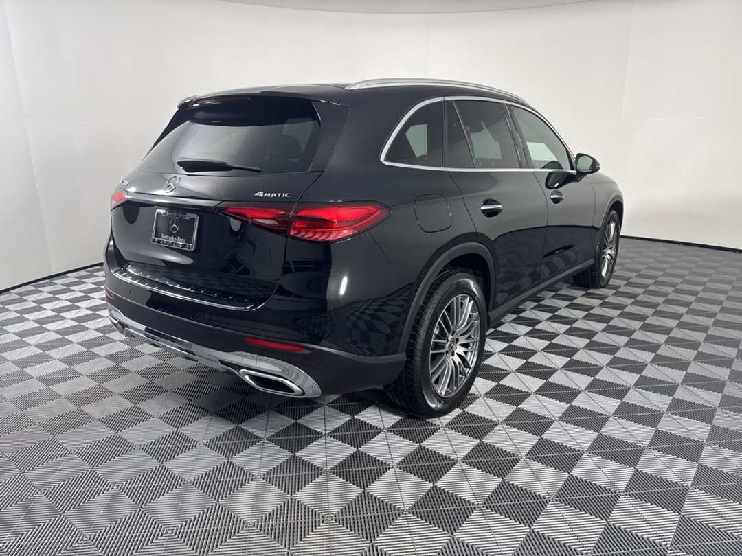 2026 Mercedes-Benz GLC GLC 300 - Image 6