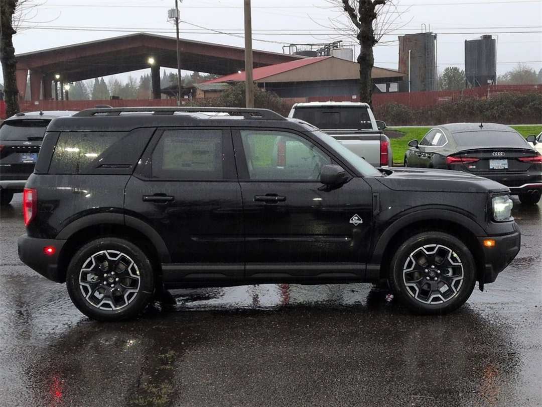 2025 Ford Bronco Sport Outer Banks - Image 6