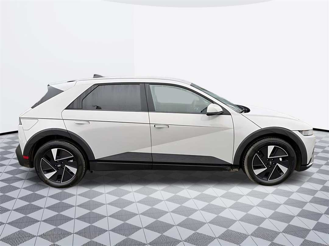 2026 Hyundai Ioniq 5 SE - Image 8