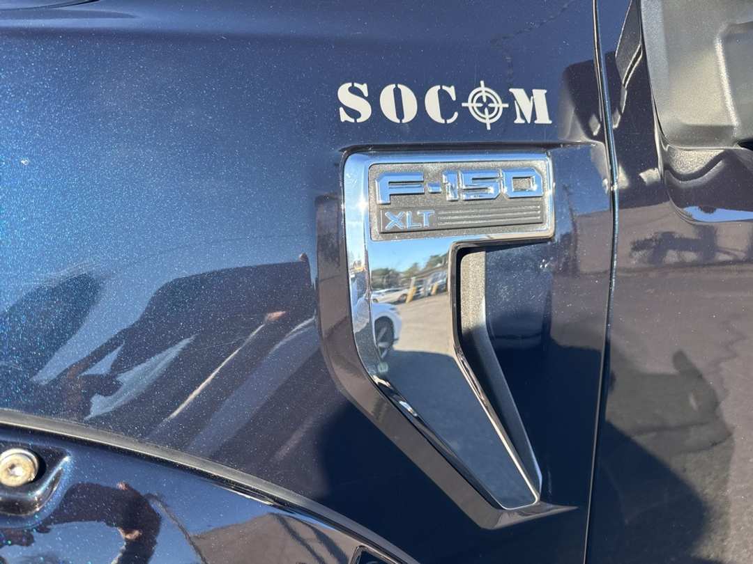 2022 Ford F-150 XLT - Image 13