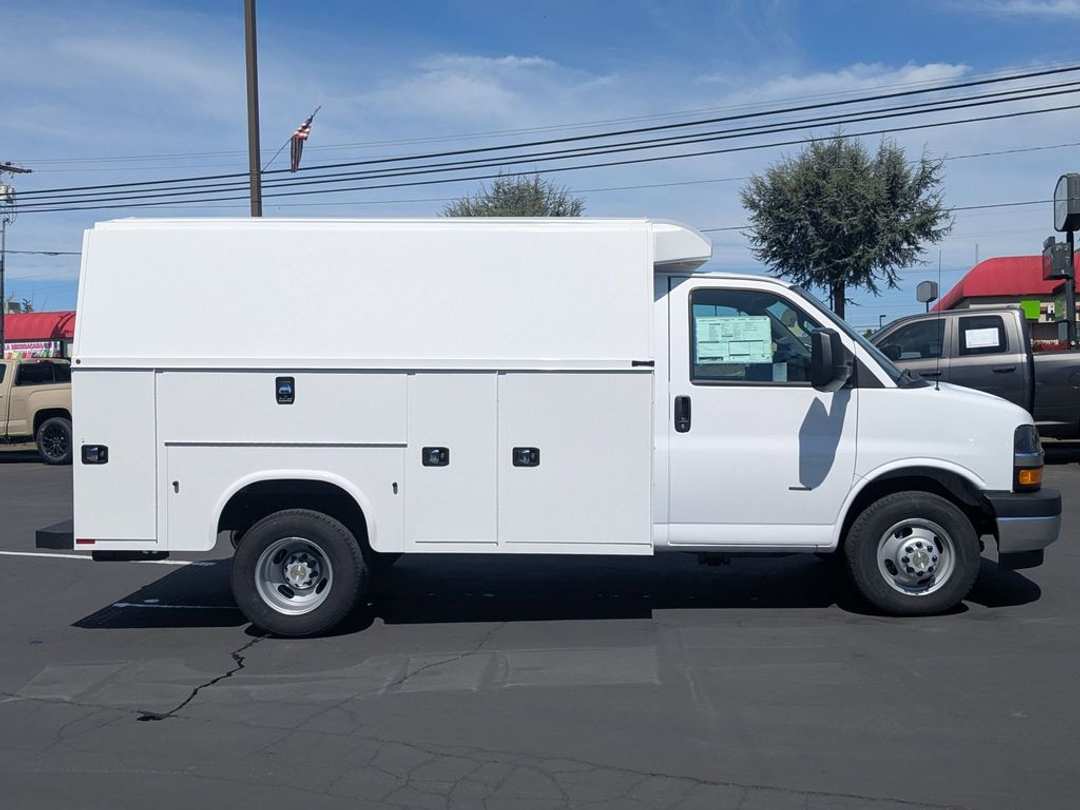 2024 Chevrolet Express 3500 Work - Image 7