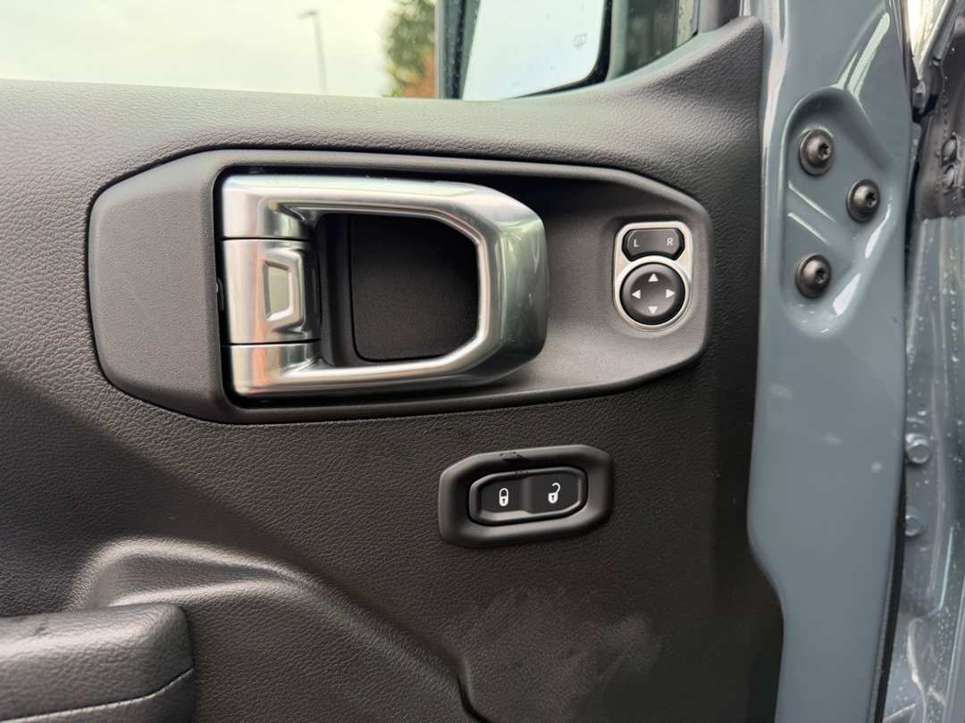 2026 Jeep Gladiator Sport S - Image 12