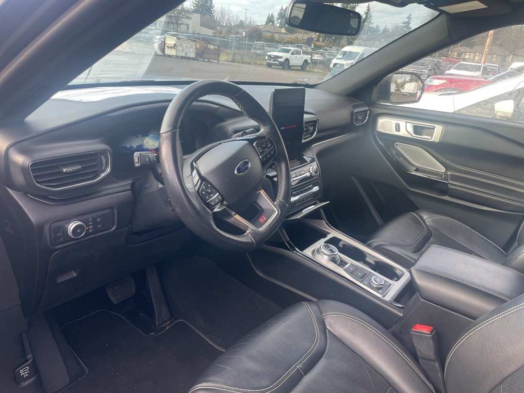 2022 Ford Explorer ST - Image 6