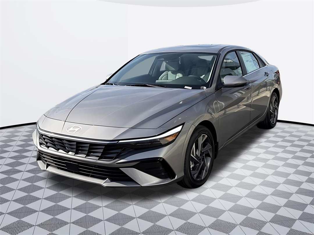 2026 Hyundai Elantra Limited - Image 4