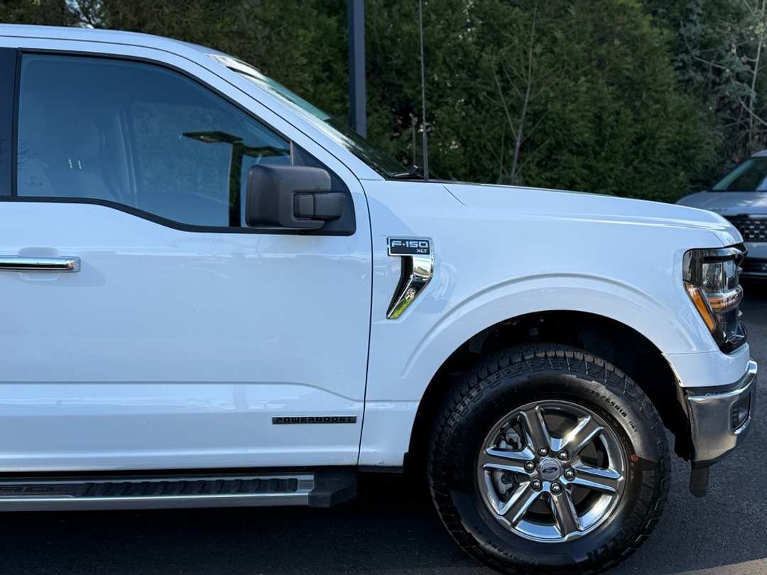 2025 Ford F-150 XLT - Image 19