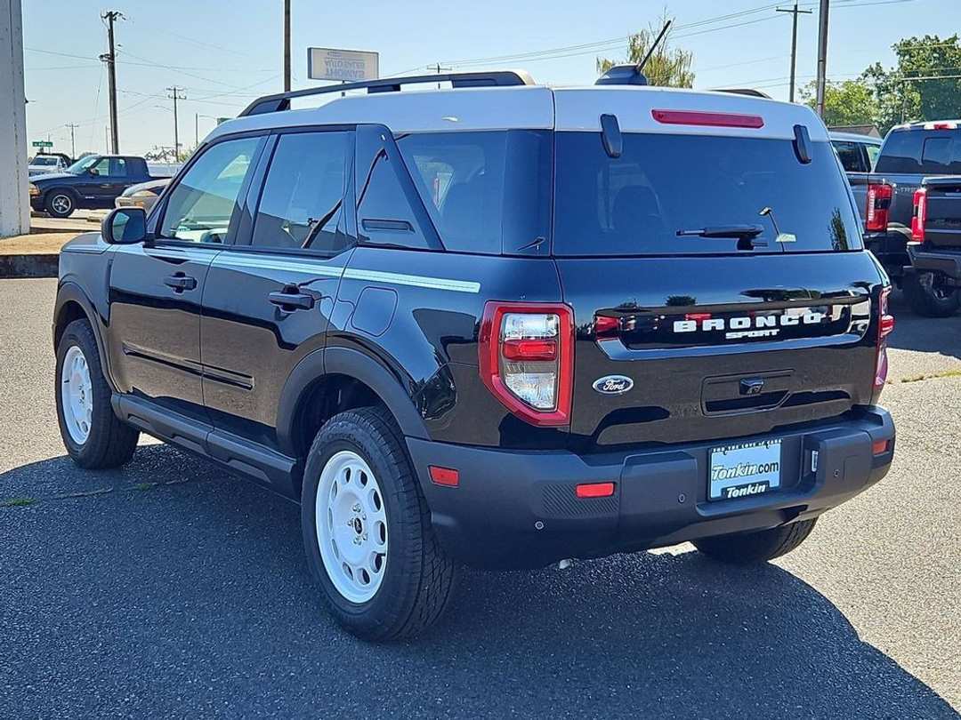 2025 Ford Bronco Sport Heritage - Image 3